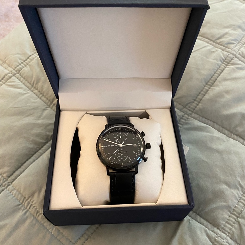 Feice mens dress watch.